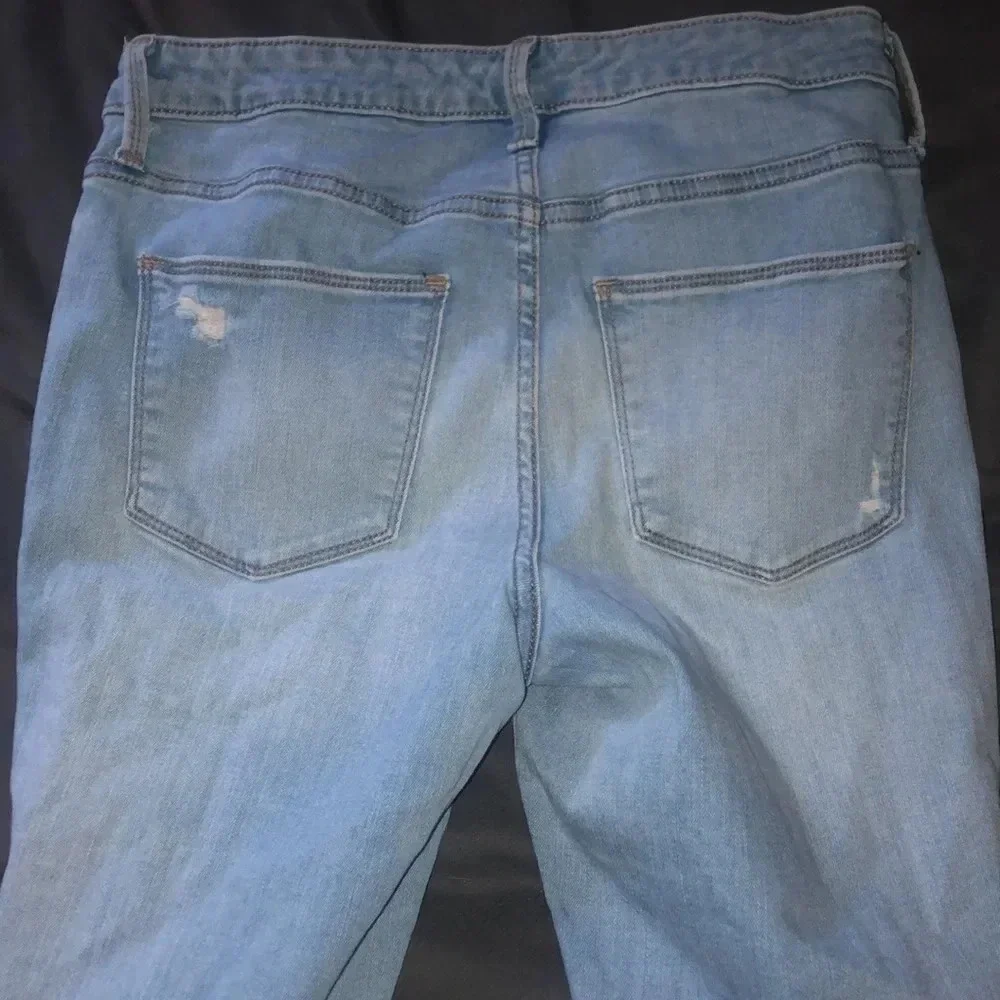 Universal Thread Jeans - Picture 3 of 3
